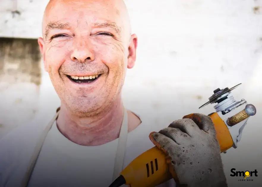 Should You Be Friends with Your Boss? Discover the Impact