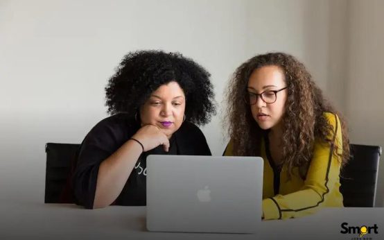 The Difference Between a Boss and a Leader: Key Insights
